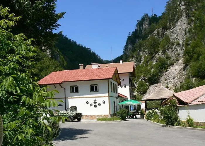 מלון семеен орфей 2*