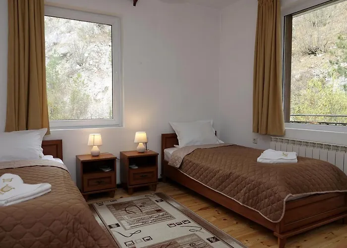 семеен орфей מלון 2*